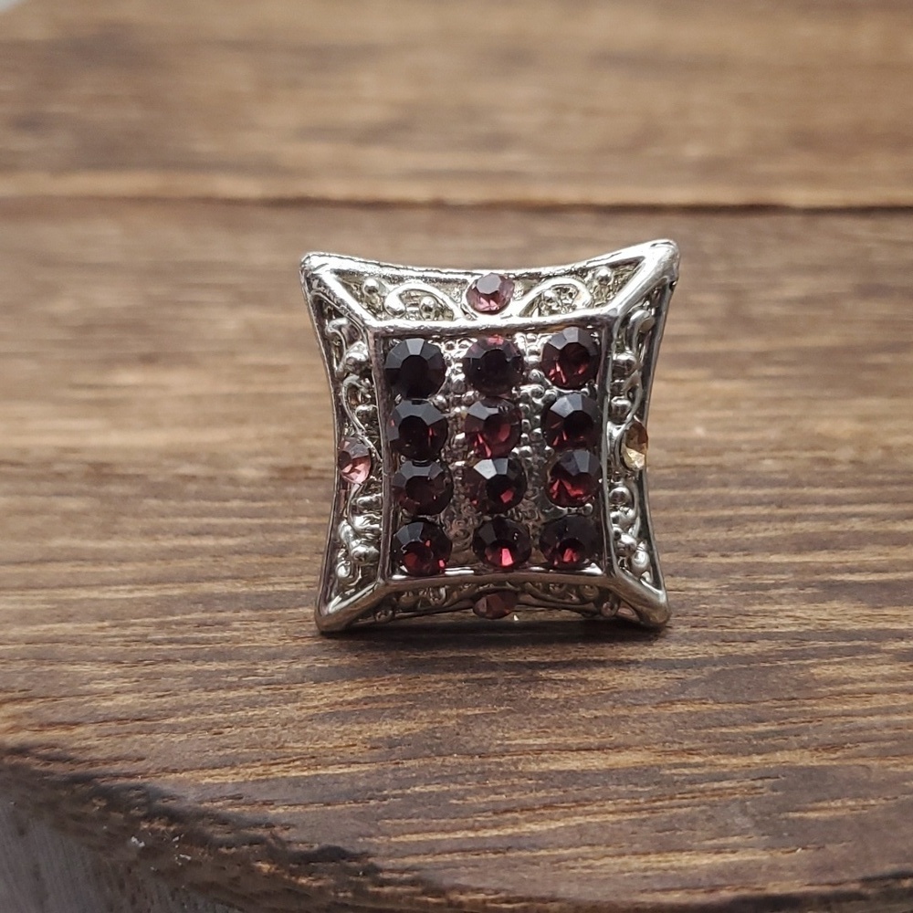 R615‎ squared baguette cluster amythest adjustable ring missing one small stone